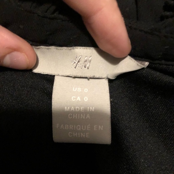 Black short dress that ties in the front - Picture 2 of 2